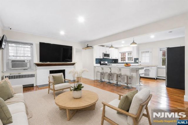 558 Broad Avenue, Leonia, NJ 07605