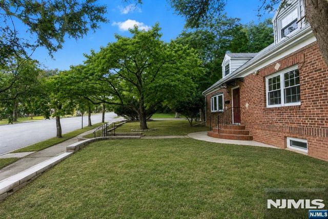 558 Broad Avenue, Leonia, NJ 07605