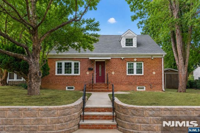 558 Broad Avenue, Leonia, NJ 07605