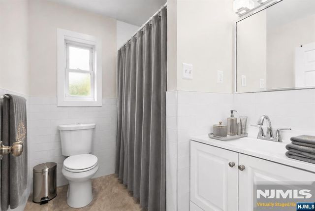 558 Broad Avenue, Leonia, NJ 07605
