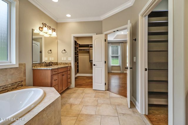 550 Stone Villa Lane, Knoxville, TN 37934