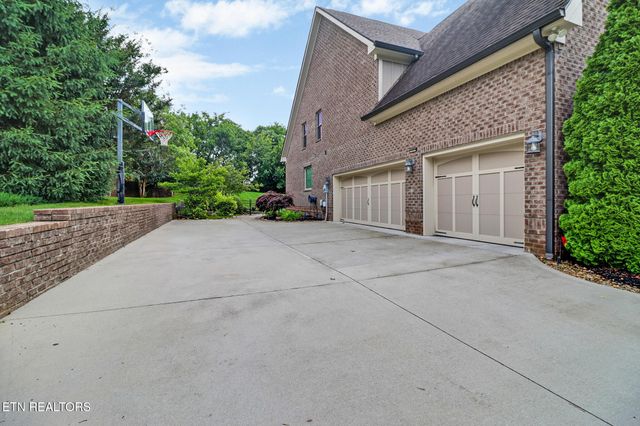 550 Stone Villa Lane, Knoxville, TN 37934