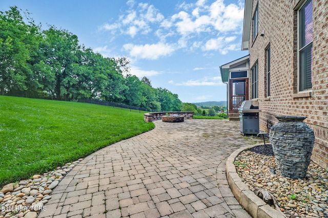 550 Stone Villa Lane, Knoxville, TN 37934