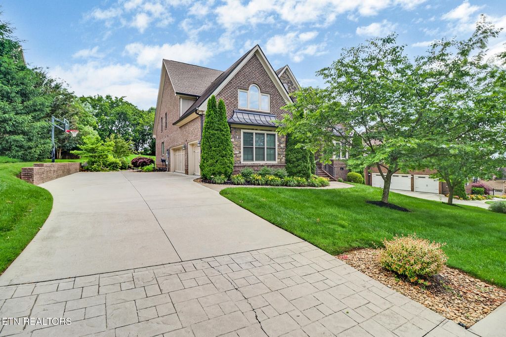 550 Stone Villa Lane, Knoxville, TN 37934