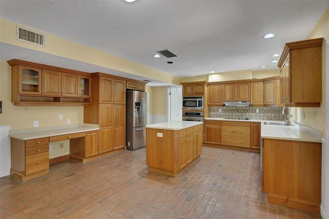 230 HUNTERS TRAIL, Longwood, FL 32779