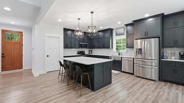 209 Tree Hill Ln, Lynchburg, TN 37352