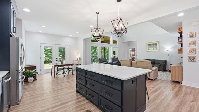 209 Tree Hill Ln, Lynchburg, TN 37352