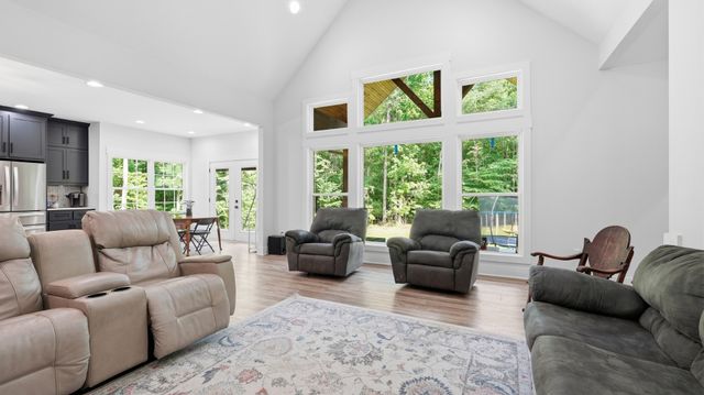 209 Tree Hill Ln, Lynchburg, TN 37352