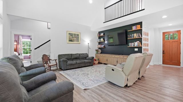 209 Tree Hill Ln, Lynchburg, TN 37352