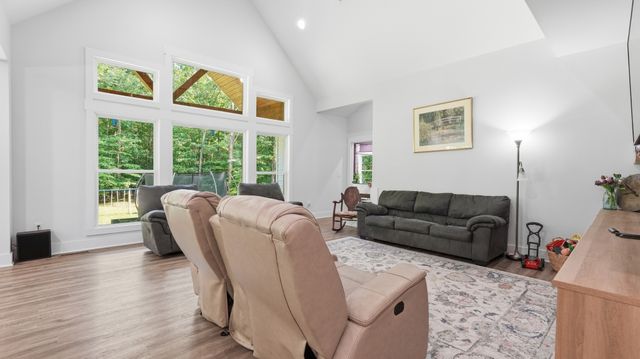 209 Tree Hill Ln, Lynchburg, TN 37352