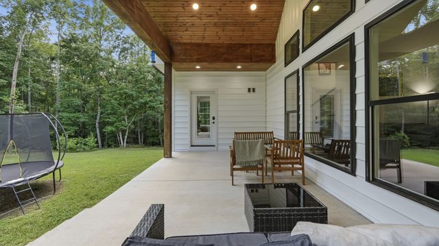 209 Tree Hill Ln, Lynchburg, TN 37352
