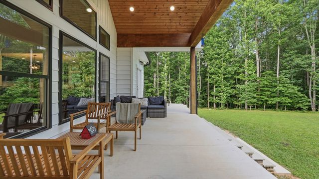 209 Tree Hill Ln, Lynchburg, TN 37352