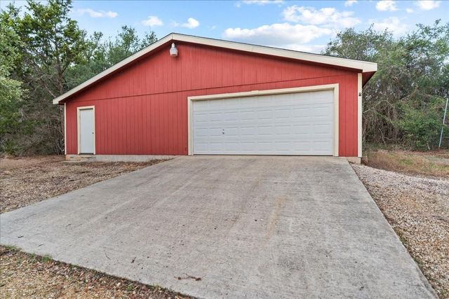 185 Trails End, Driftwood, TX 78620