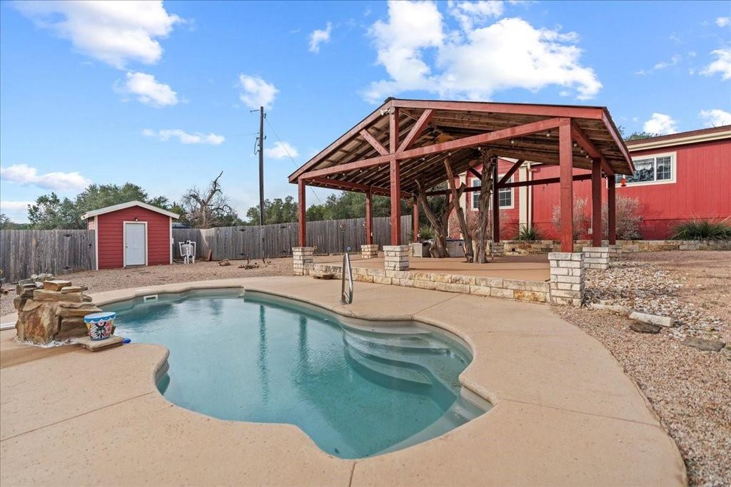 185 Trails End, Driftwood, TX 78620