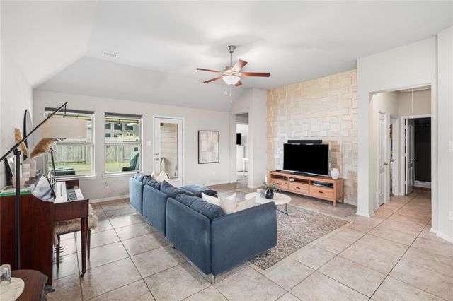 2109 Hickory Valley Court, Pearland, TX 77581