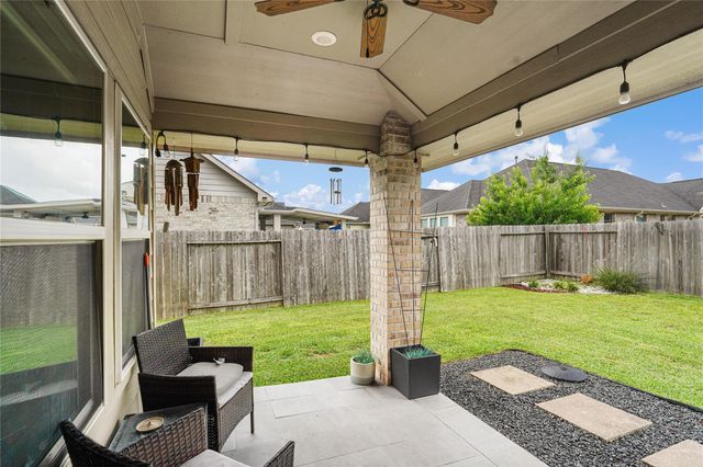 2109 Hickory Valley Court, Pearland, TX 77581