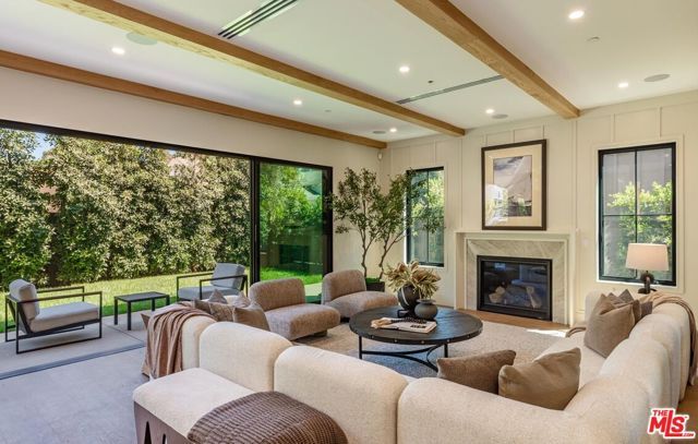 744 Iliff Street, Los Angeles, CA 90272