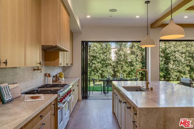 744 Iliff Street, Los Angeles, CA 90272