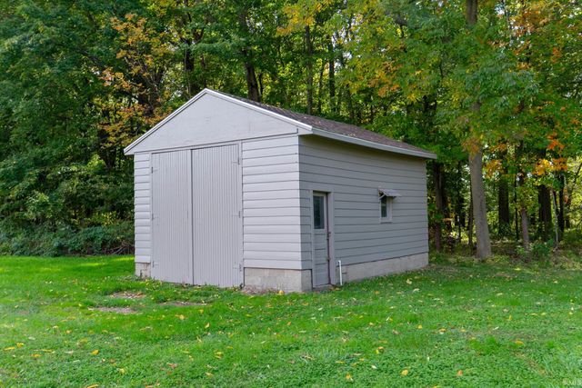 16988 New Road, Bremen, IN 46506