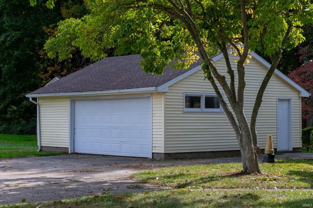 16988 New Road, Bremen, IN 46506