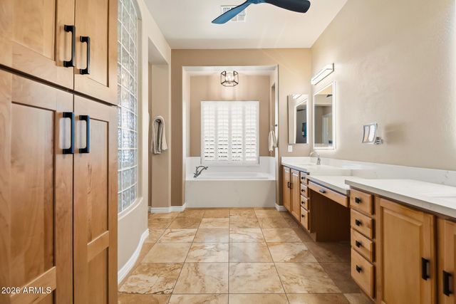 42144 N MOUNTAIN COVE Drive, Phoenix, AZ 85086