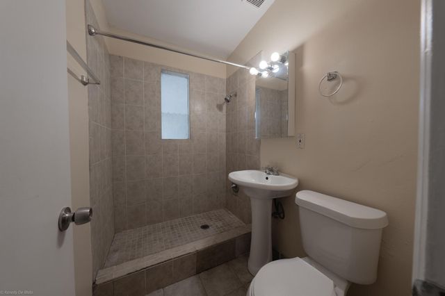 5275 NE 16 Avenue, Pompano Beach, FL 33064