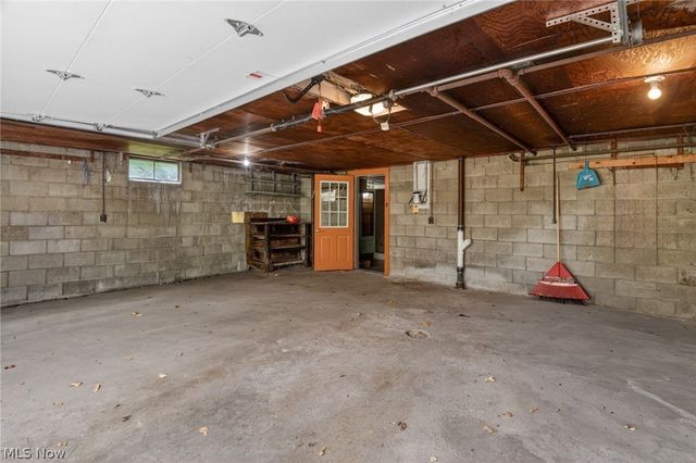 1389 Eastview Drive, Salem, OH 44460