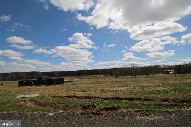 12 LYNNBROOK DR, Lambertville, NJ 08530
