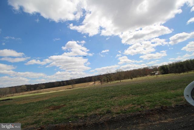 12 LYNNBROOK DR, Lambertville, NJ 08530