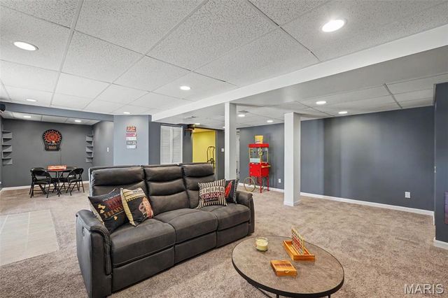 13 Running Waters Court, St Charles, MO 63304
