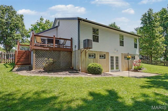 13 Running Waters Court, St Charles, MO 63304