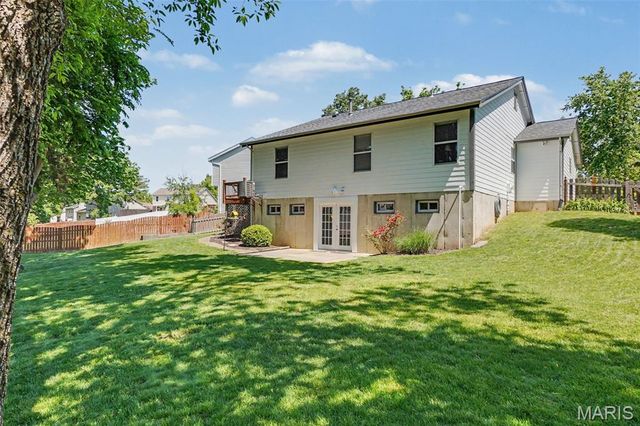 13 Running Waters Court, St Charles, MO 63304