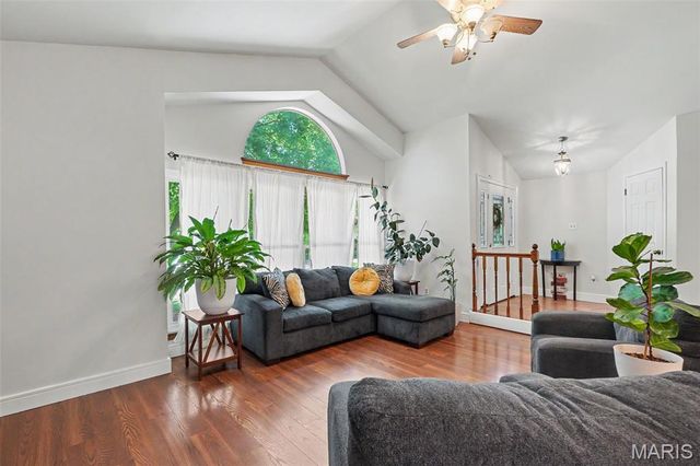 13 Running Waters Court, St Charles, MO 63304
