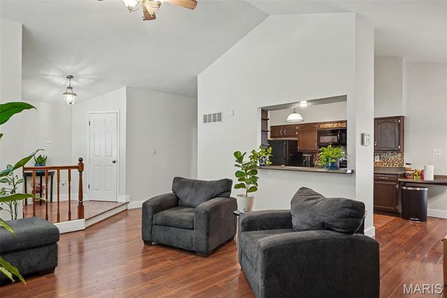 13 Running Waters Court, St Charles, MO 63304