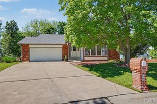 13 Running Waters Court, St Charles, MO 63304