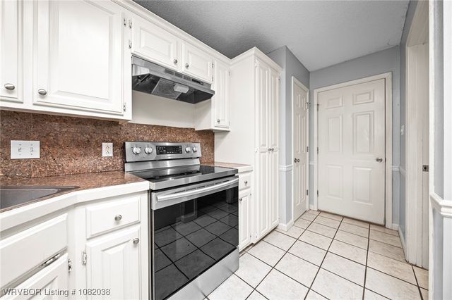1620 Hunter Hill Drive, Van Buren, AR 72956