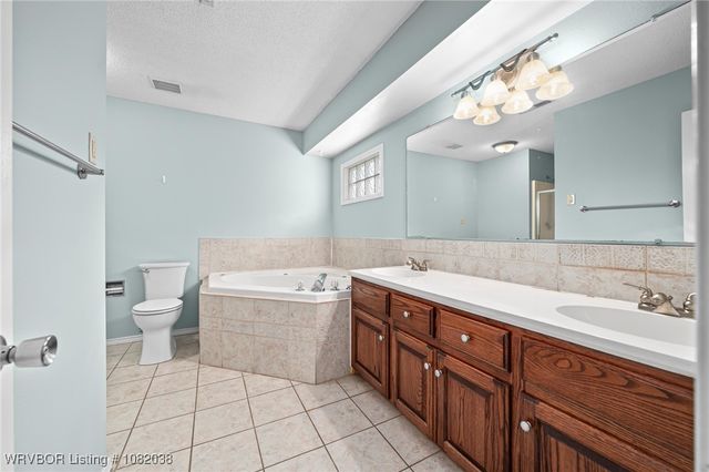 1620 Hunter Hill Drive, Van Buren, AR 72956