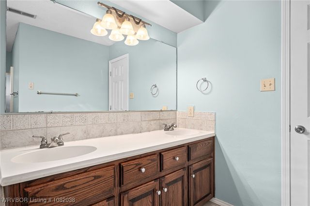 1620 Hunter Hill Drive, Van Buren, AR 72956