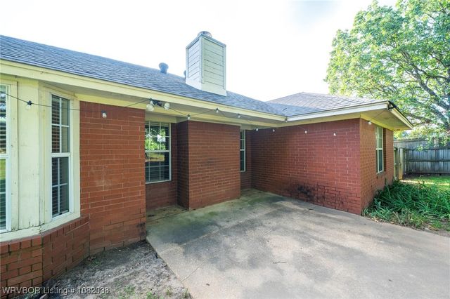 1620 Hunter Hill Drive, Van Buren, AR 72956