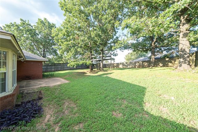1620 Hunter Hill Drive, Van Buren, AR 72956