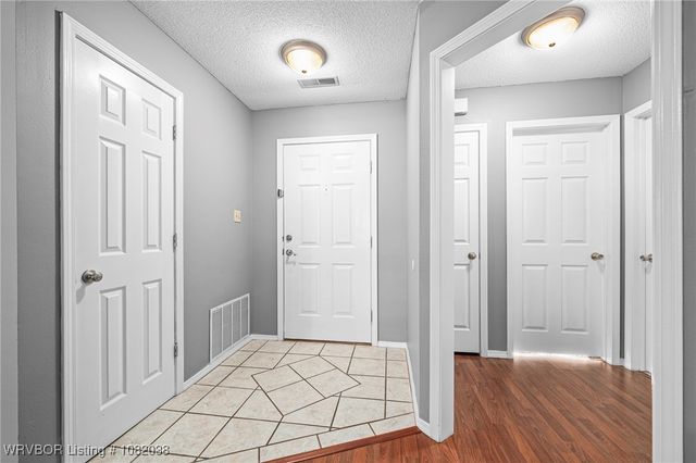 1620 Hunter Hill Drive, Van Buren, AR 72956