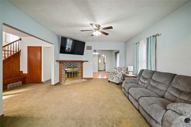 304 South Street, Urbana, IA 52345