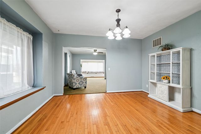 304 South Street, Urbana, IA 52345