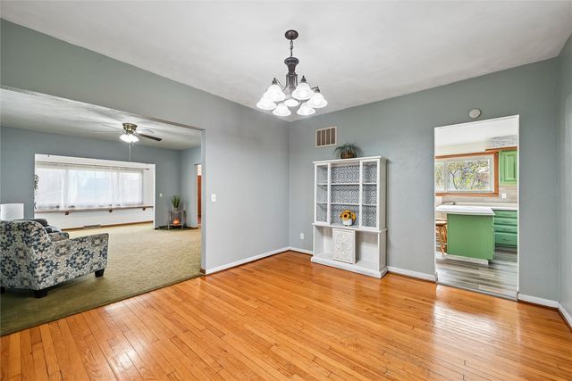 304 South Street, Urbana, IA 52345