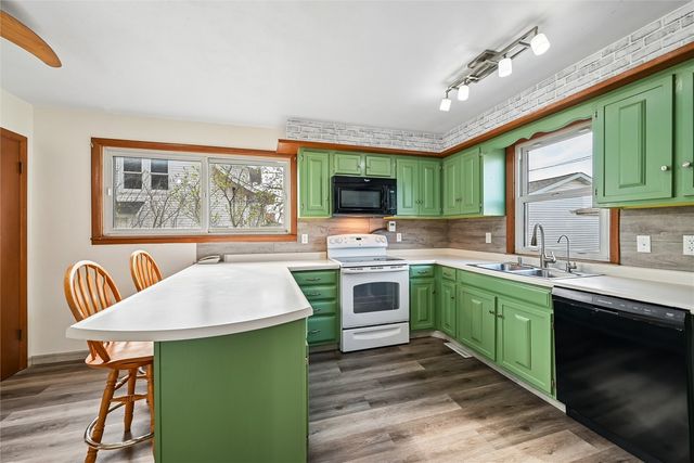 304 South Street, Urbana, IA 52345