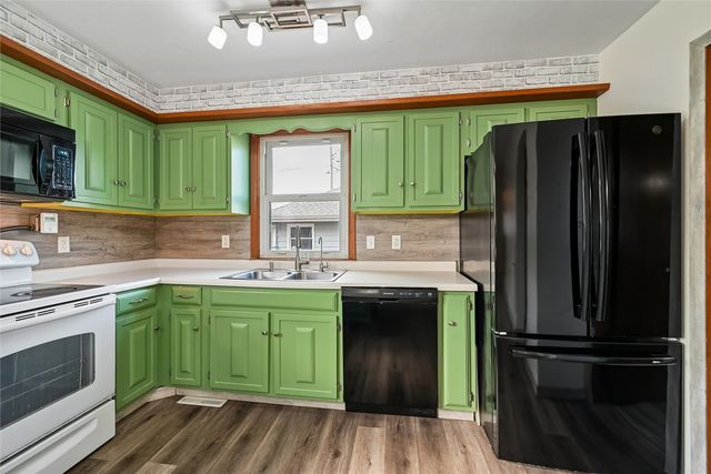 304 South Street, Urbana, IA 52345