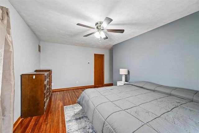 304 South Street, Urbana, IA 52345