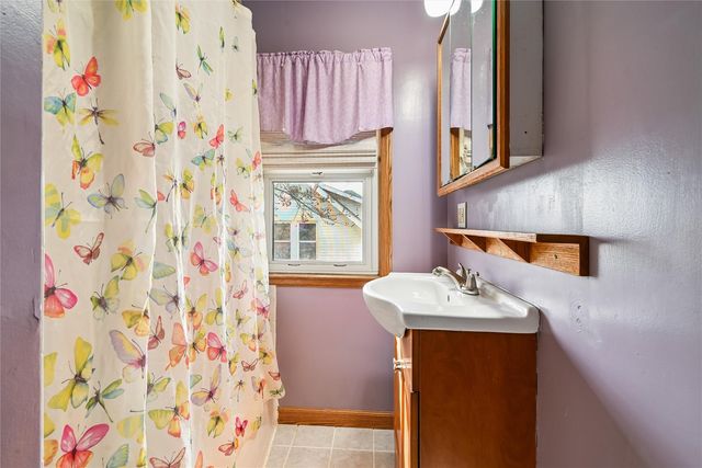 304 South Street, Urbana, IA 52345