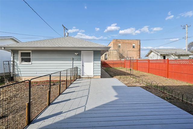 304 South Street, Urbana, IA 52345