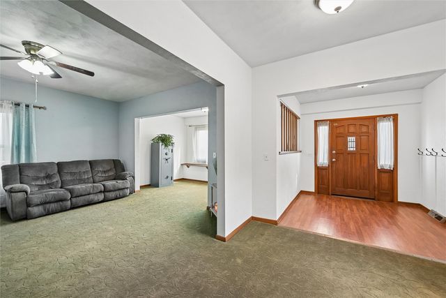 304 South Street, Urbana, IA 52345